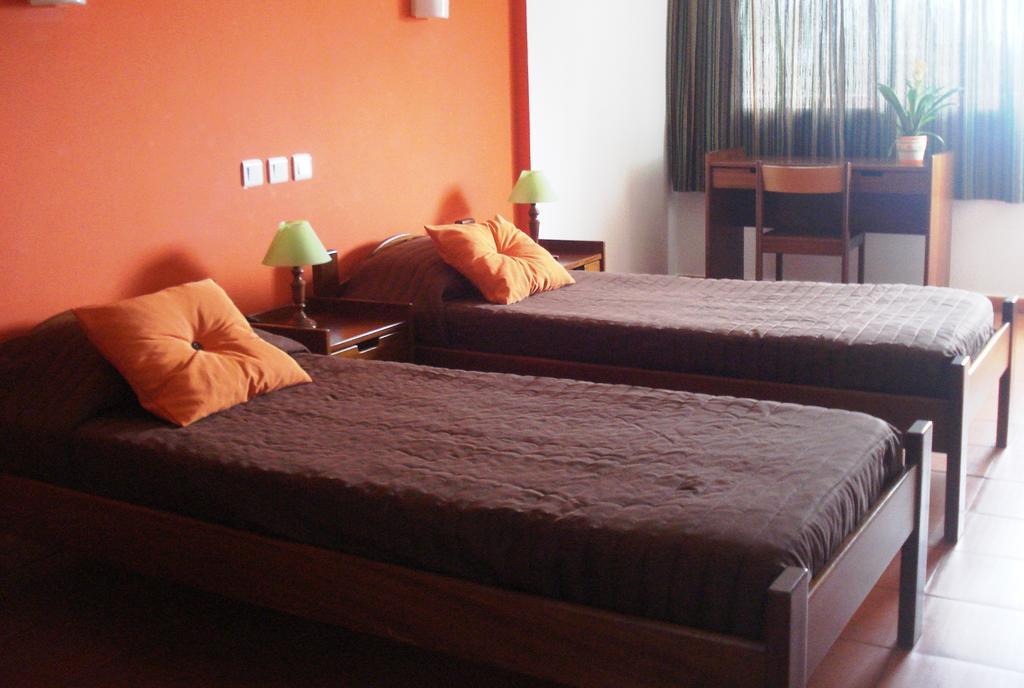 Hi Almograve - Pousada De Juventude Habitación foto