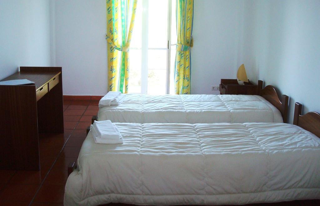 Hi Almograve - Pousada De Juventude Habitación foto